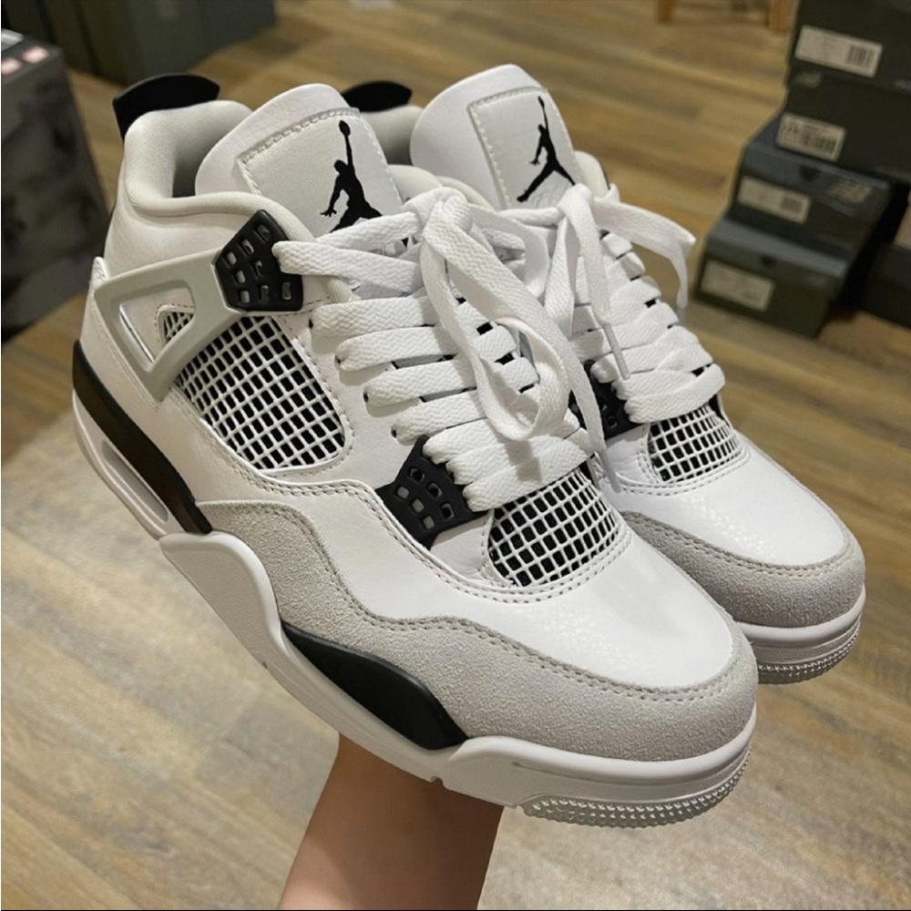 Air Jordan 4 Retro Military Black❤️